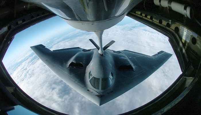 El Fantasma de los Cielos: Historia y Tecnología del Bombardero Furtivo B-2 Spirit