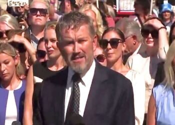 Sobrevivientes de Epstein exigen justicia: La lucha por la transparencia y la publicación de archivos